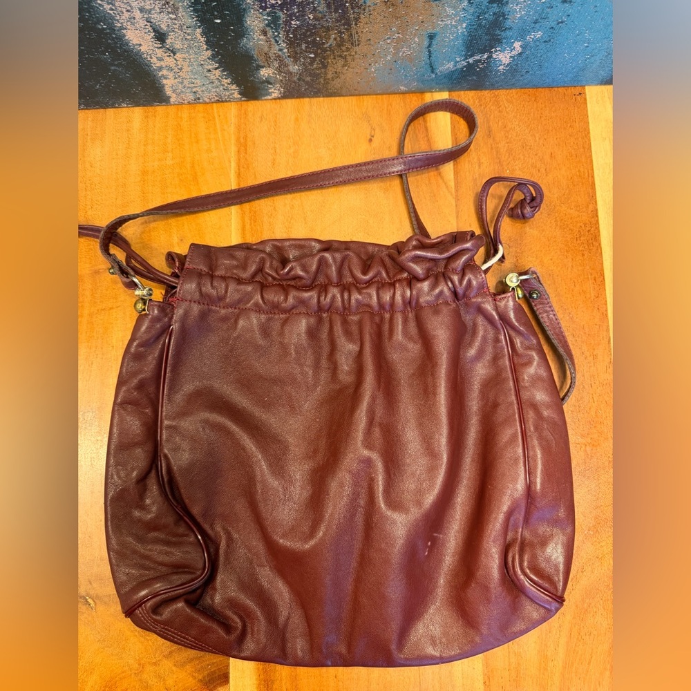 Etienne Aigner Minimalist 1970’s/80’s Burgundy Leather Bucket Shoulder Bag - Picture 6 of 16